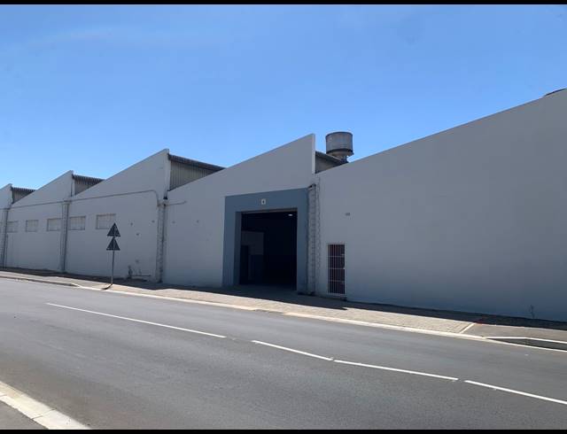 800M² WAREHOUSE TO LET IN DAL JOSAFAT